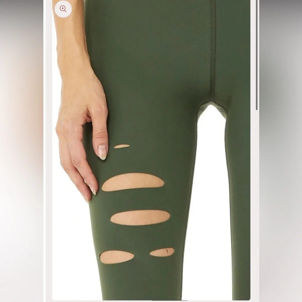 RARE ALO NWT High Waist Ripped Warrior Leggings in Hunter Green— XS